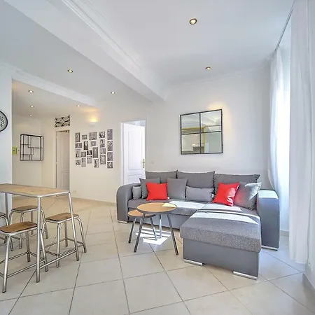 3 Pieces Vieux Port Palais & Plages. Apartment *