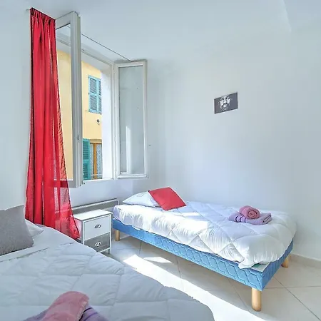 3 Pieces Vieux Port Palais & Plages. * Cannes