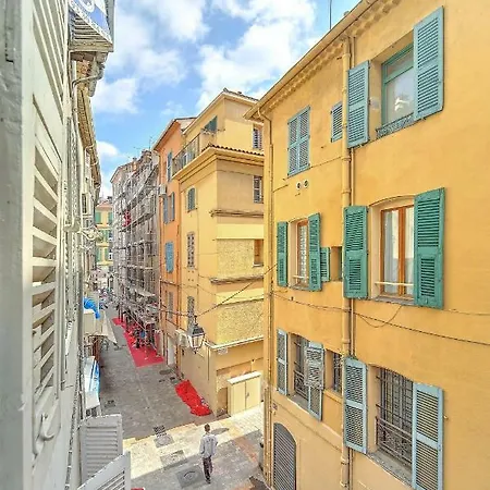 3 Pieces Vieux Port Palais & Plages. Apartment *